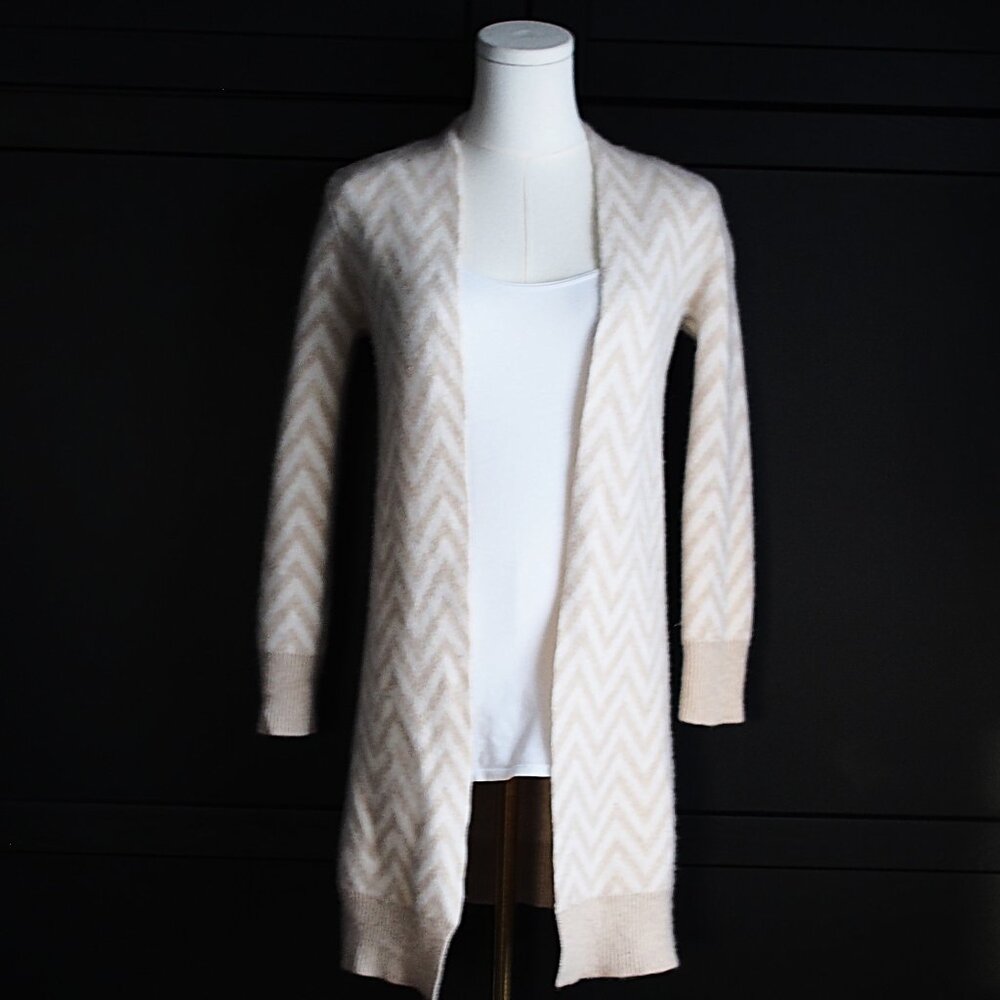 The Cashmere Project | Cashmere Open Cardigan w Chevron Motif in Cream and Tan